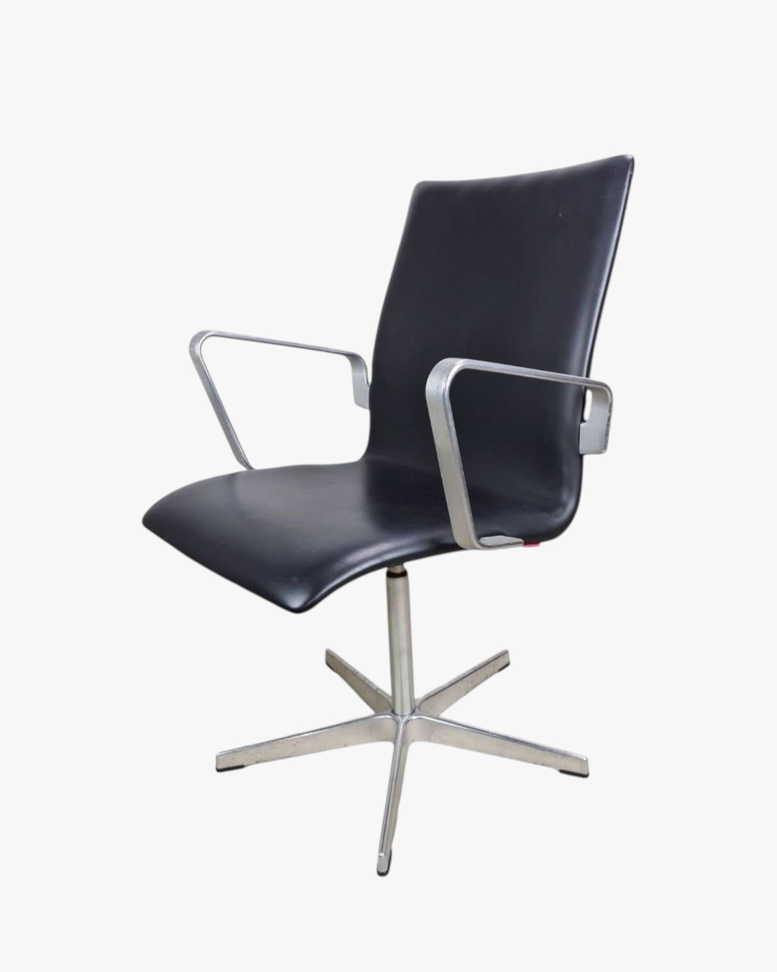 Arne Jacobsen Office Chair - thegoodchairs