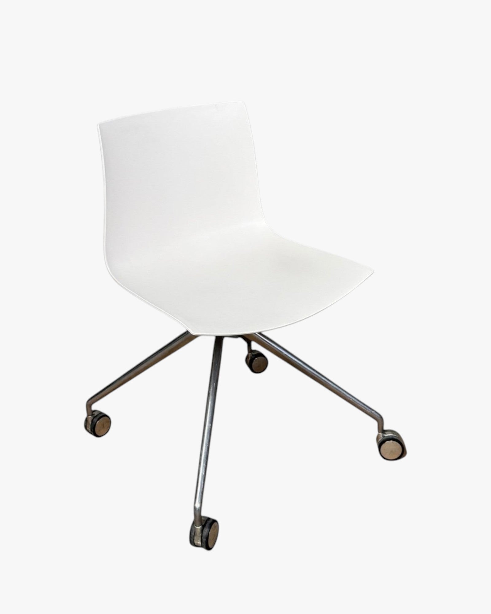 Arper 46 White Office Chair - thegoodchairs