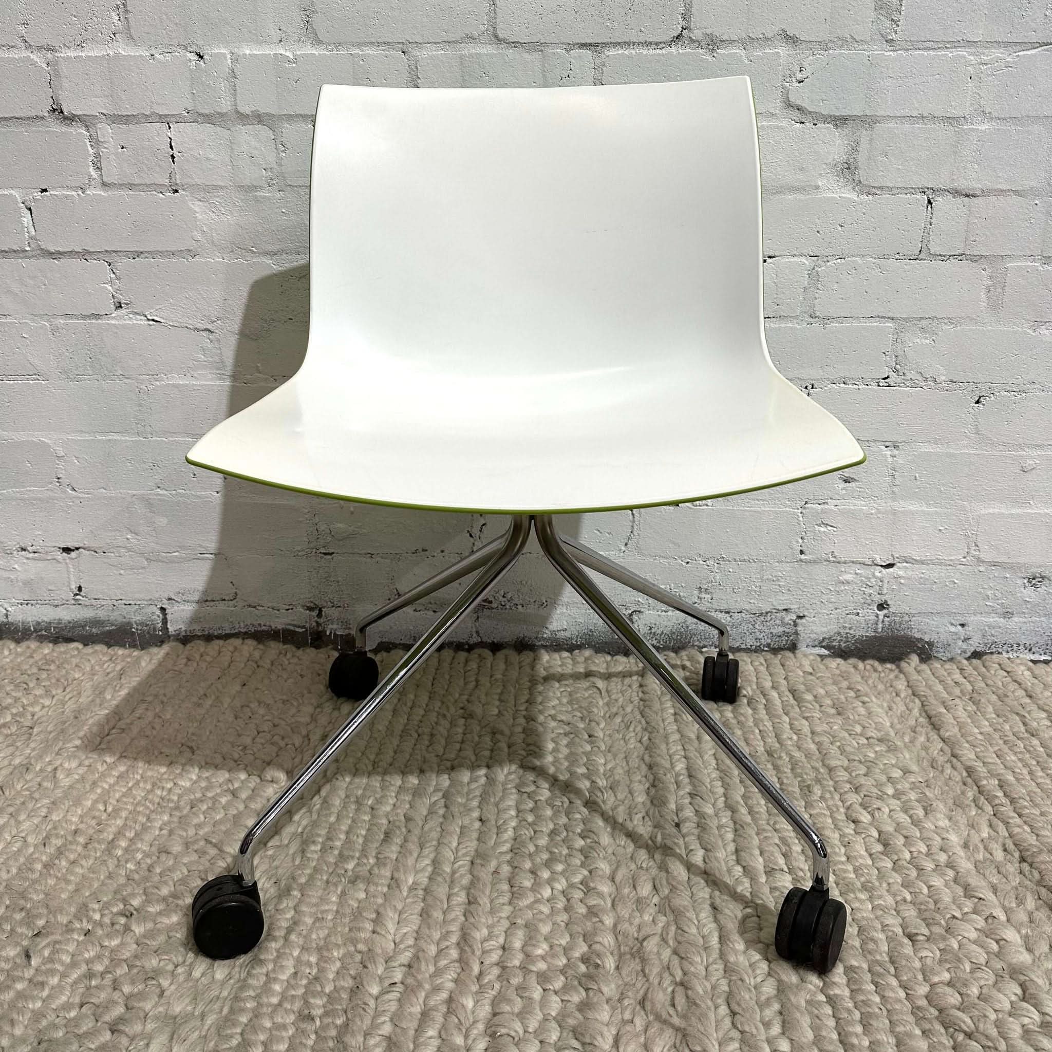 Arper Catifa Desk Chair 4 Star Base on Castors - thegoodchairs
