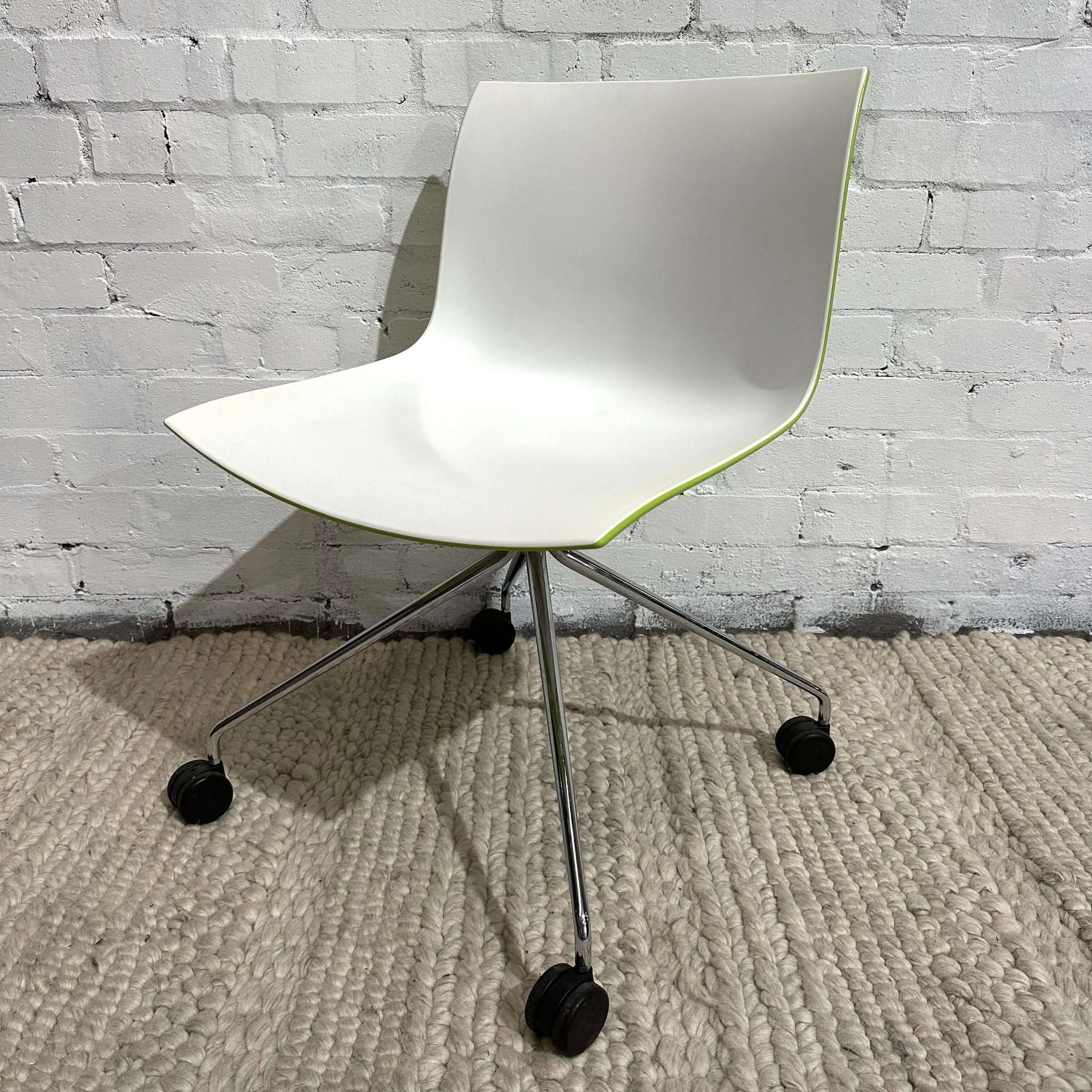 Arper Catifa Desk Chair 4 Star Base on Castors - thegoodchairs