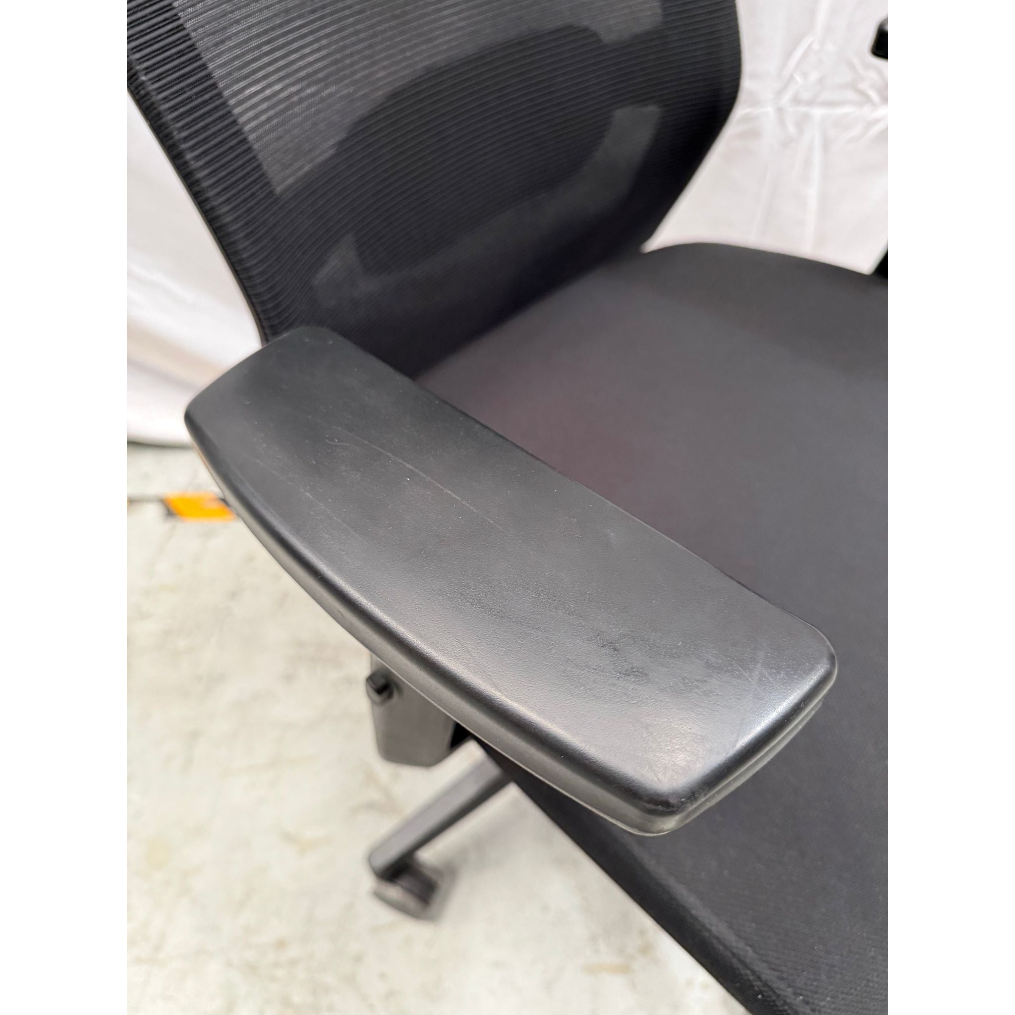 Black Task Chair With Armrests - thegoodchairs
