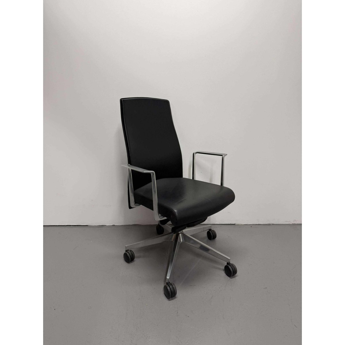 Boardroom Chair, Black Leather & Chrome Base - thegoodchairs