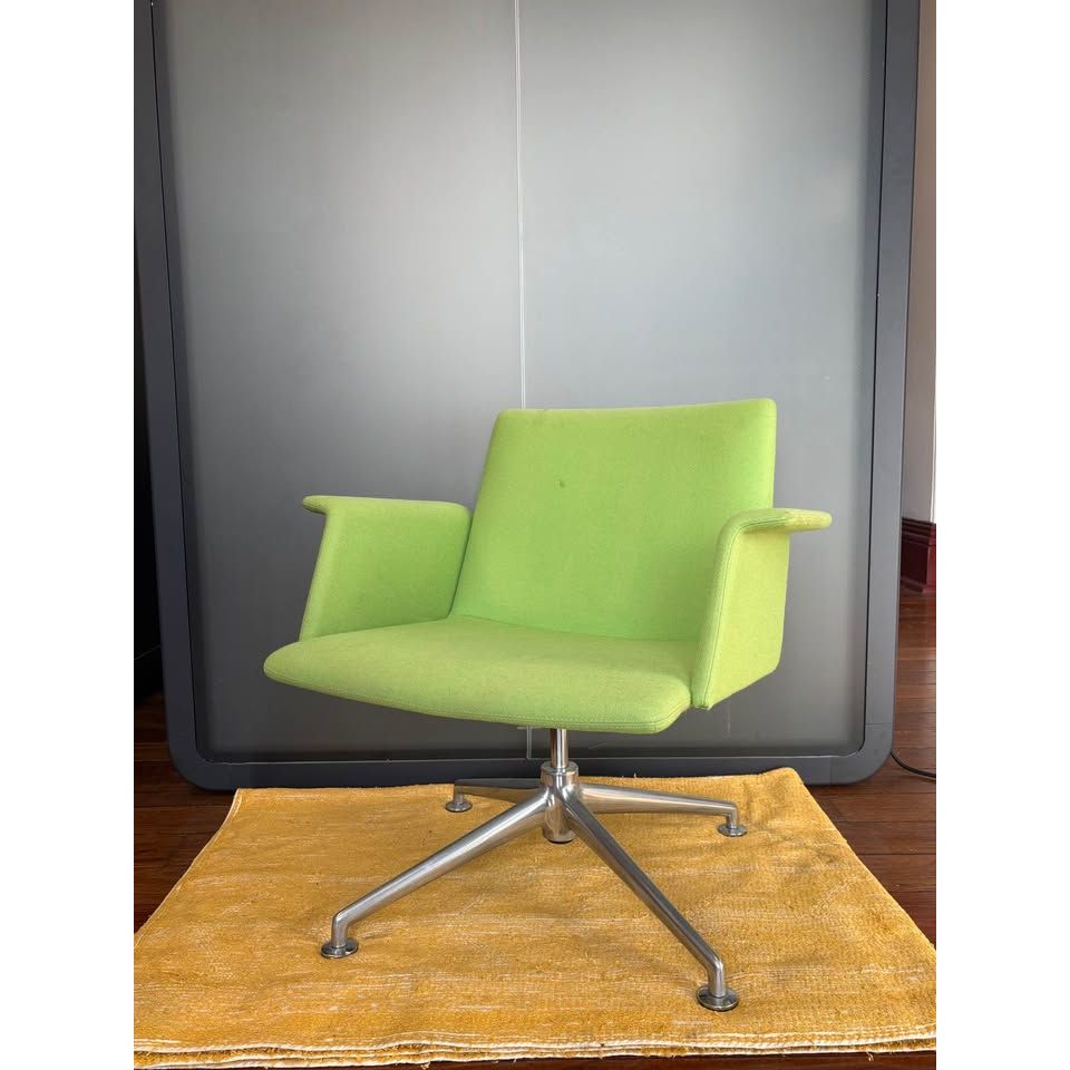 Brunner Fina Lounge Chair, Apple Green, Made in Germany - thegoodchairs