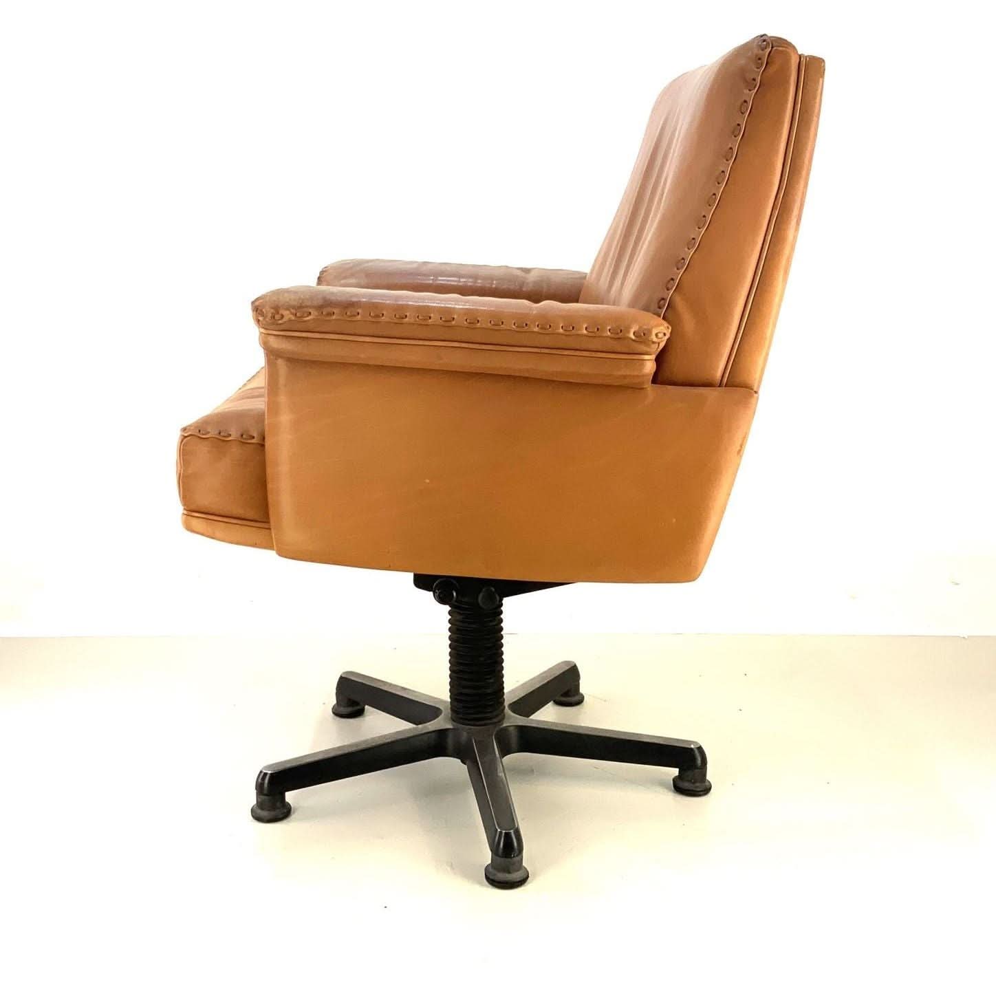 De Sede DS35 31 Executive Office Chair, Tan Leather, Switzerland, 1970s - thegoodchairs