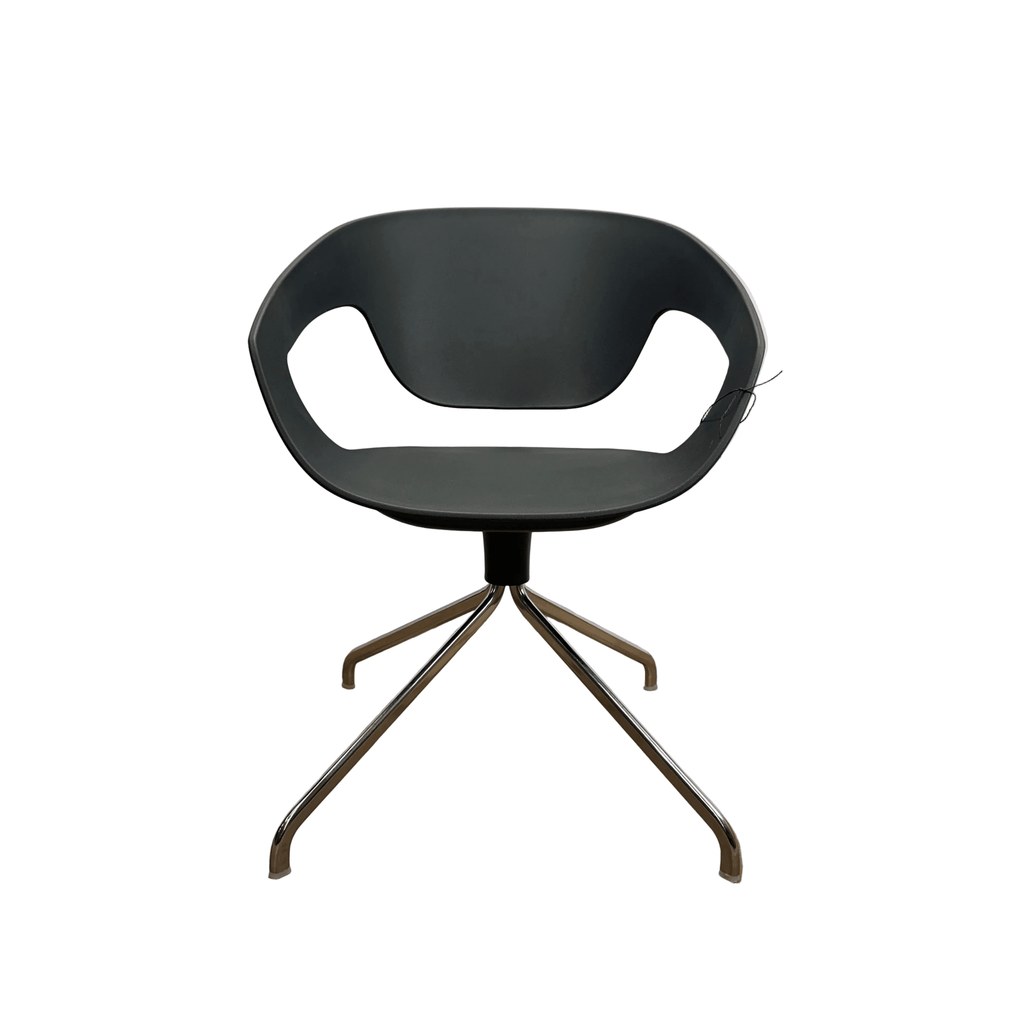 Design Nation Vad Swivel Chair by Luca Nichetto, Black - thegoodchairs