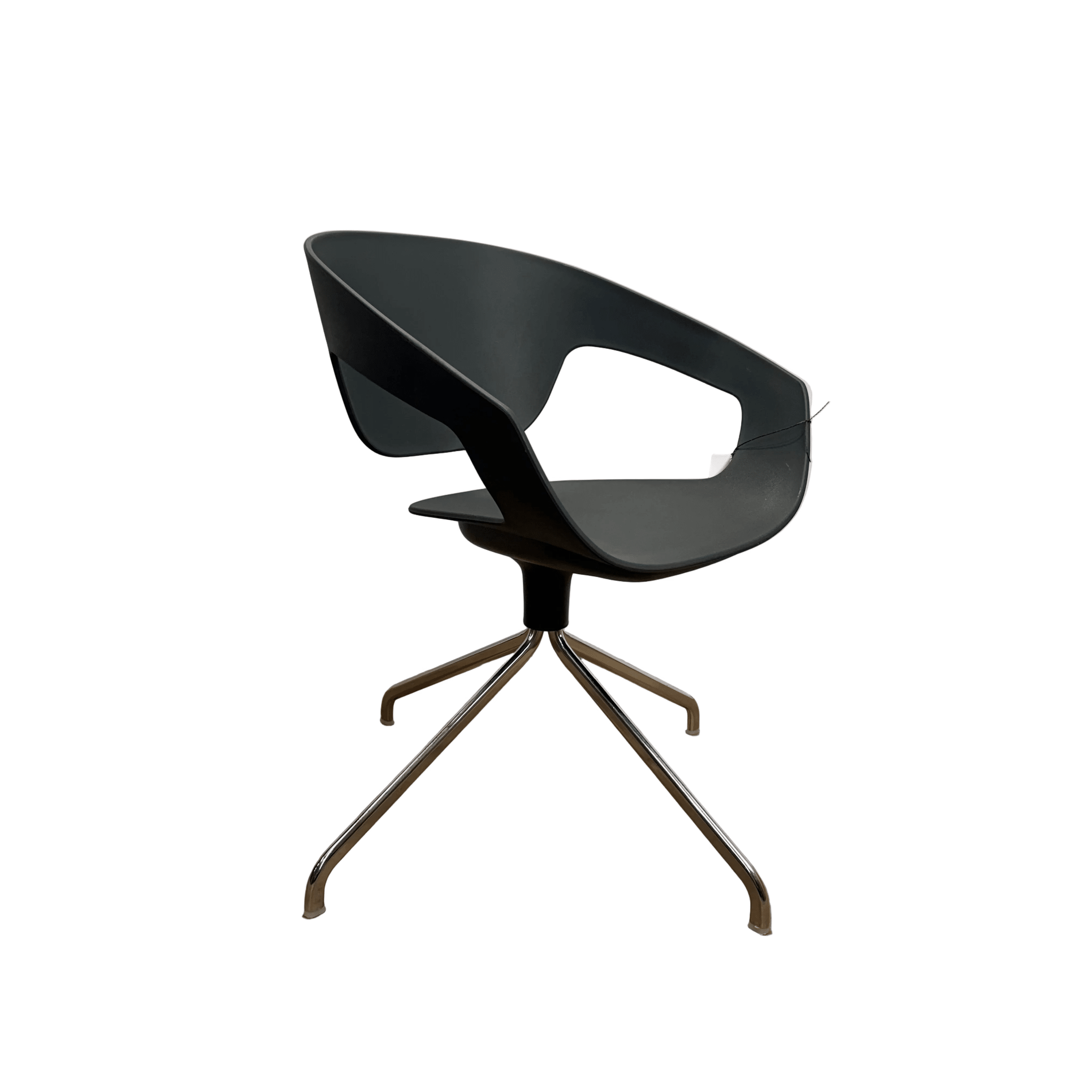 Design Nation Vad Swivel Chair by Luca Nichetto, Black - thegoodchairs