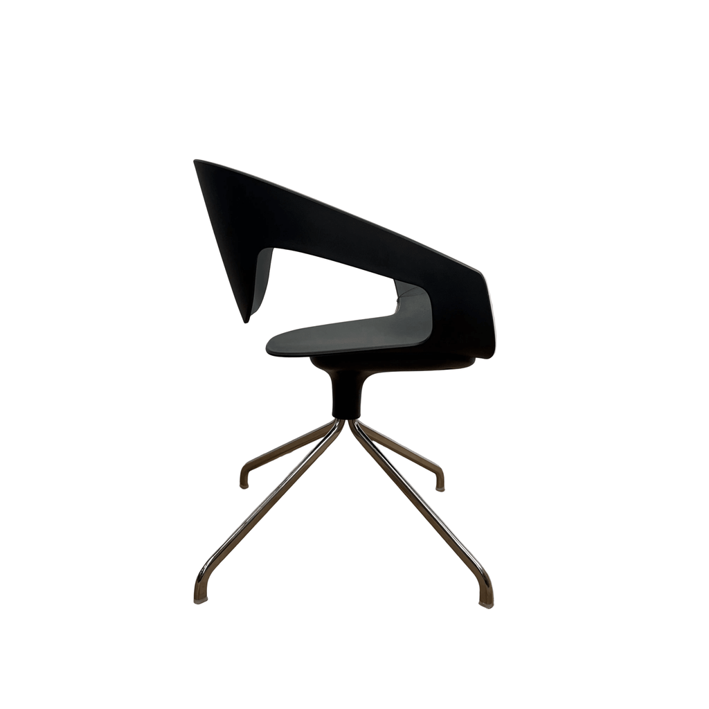 Design Nation Vad Swivel Chair by Luca Nichetto, Black - thegoodchairs