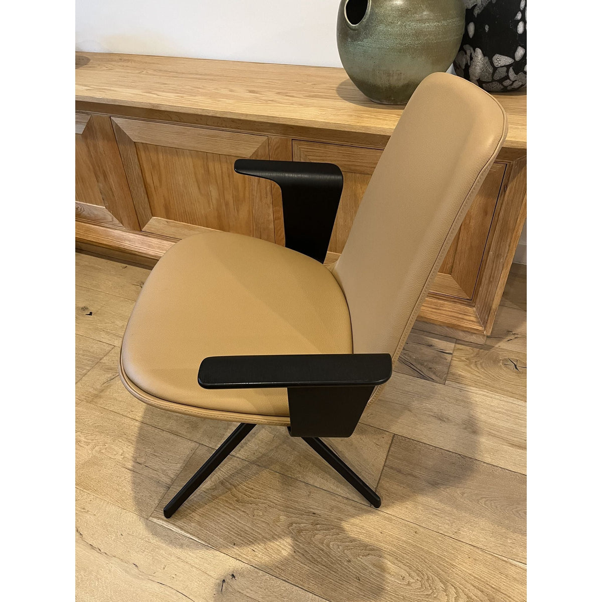 Enea Lottus Lounge High Chair by Lievore Altherr Molina, Caramel Leather - thegoodchairs