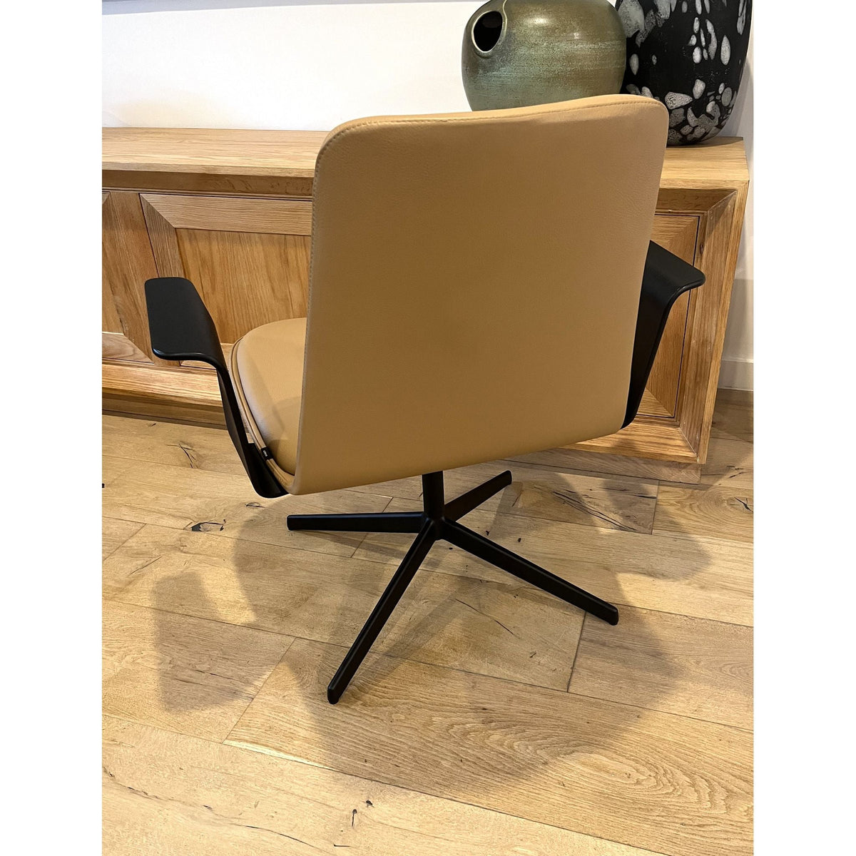 Enea Lottus Lounge High Chair by Lievore Altherr Molina, Caramel Leather - thegoodchairs