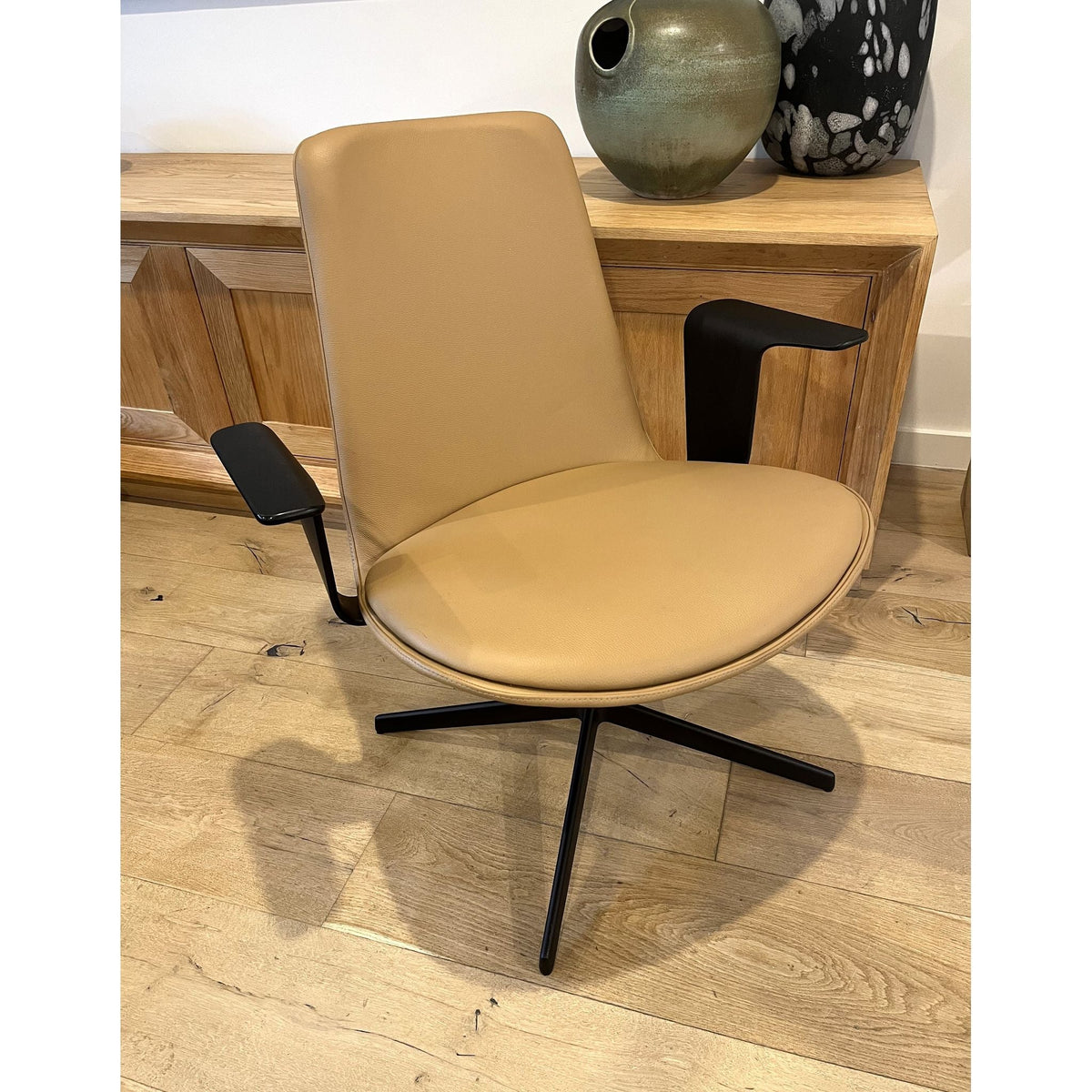 Enea Lottus Lounge High Chair by Lievore Altherr Molina, Caramel Leather - thegoodchairs