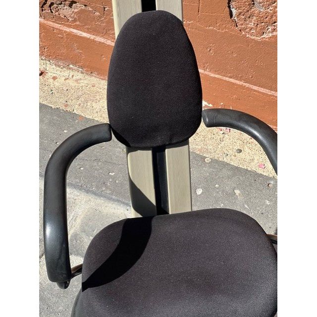 Ergoform Workseat by Marek Kmicikiewicz - thegoodchairs