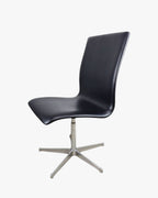 Fritz Hansen Oxford Chair by Arne Jacobsen - thegoodchairs
