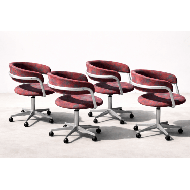 Grant Featherston Original Swivel Chair, Upholstered, Cast Aluminium Five Star Base With Non Rolling Casters - thegoodchairs