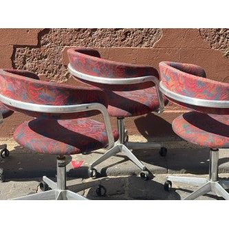 Grant Featherston Original Swivel Chair, Upholstered, Cast Aluminium Five Star Base With Non Rolling Casters - thegoodchairs