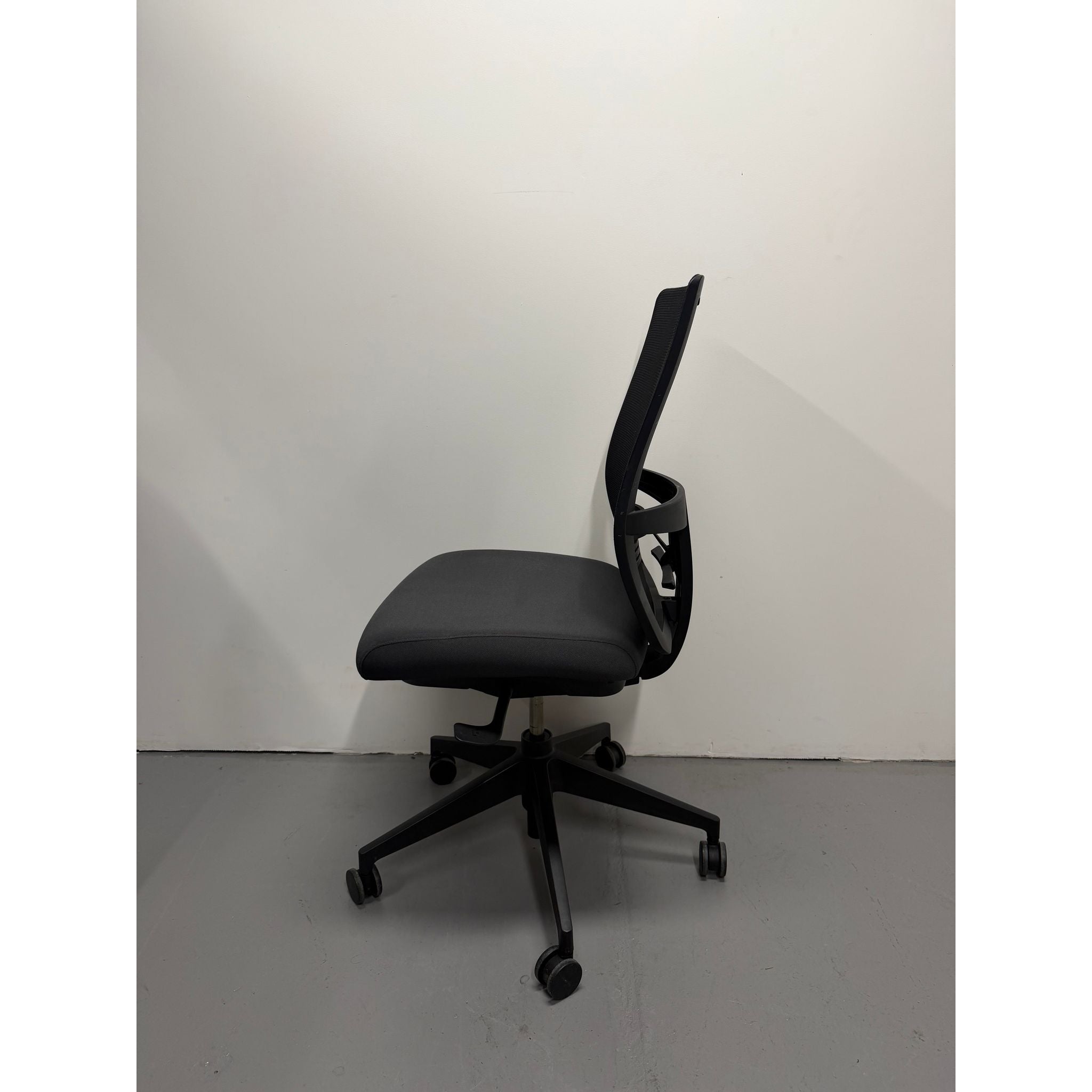 Haworth Aloha - Ergonomic Task Chair - Black - thegoodchairs