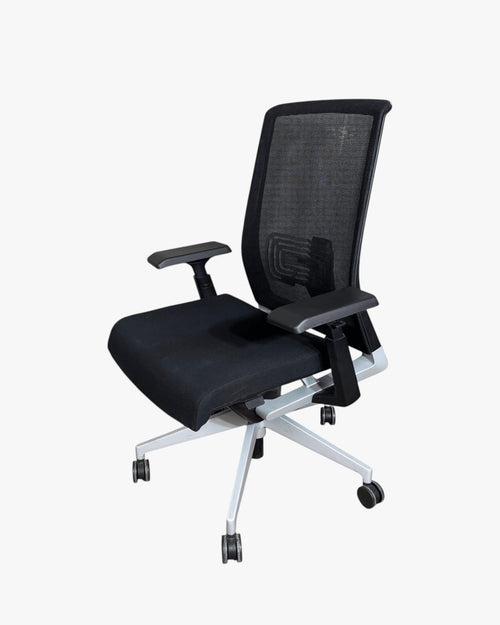 Haworth Very - Task Chair, with Height Adjustable Arms - thegoodchairs