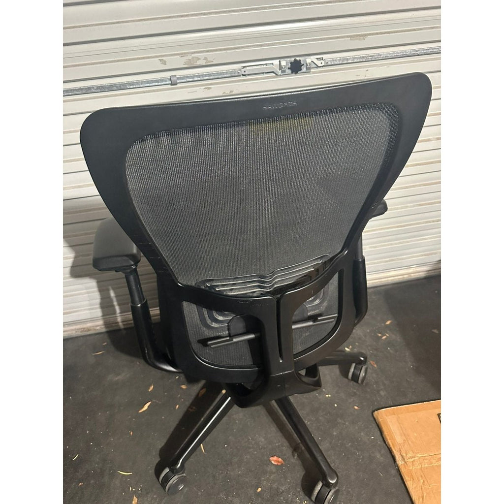 Haworth Zody - 4d Arms - thegoodchairs