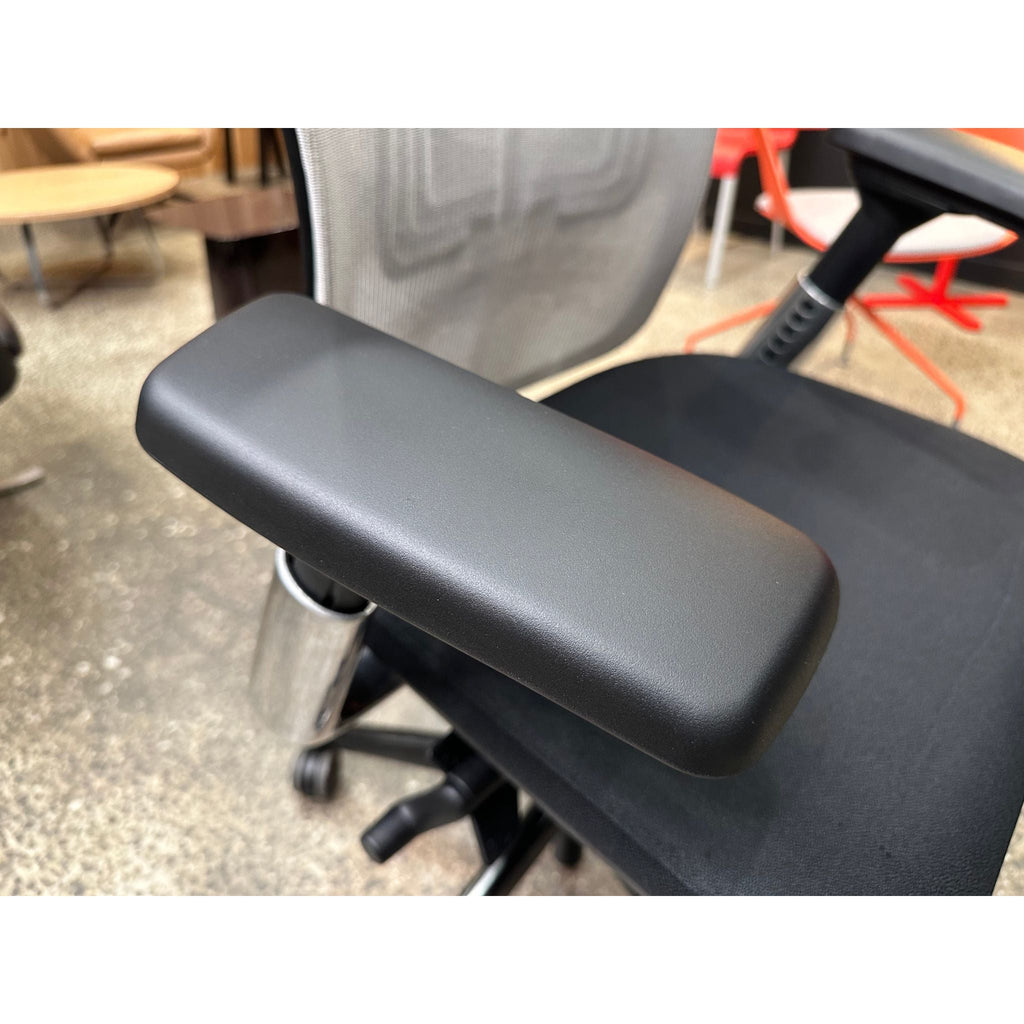 Haworth Zody - Chairs W/ New Arm Pads + Lumber System - thegoodchairs
