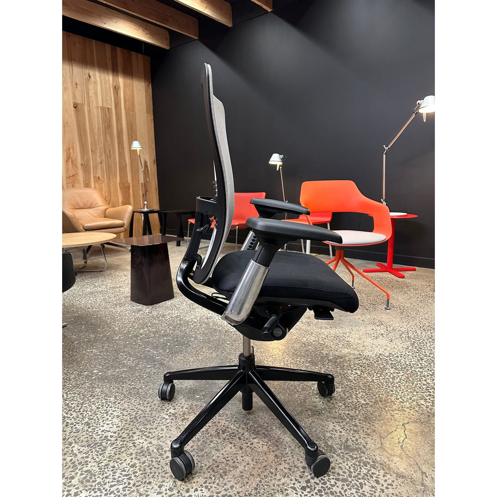 Haworth Zody - Chairs W/ New Arm Pads + Lumber System - thegoodchairs