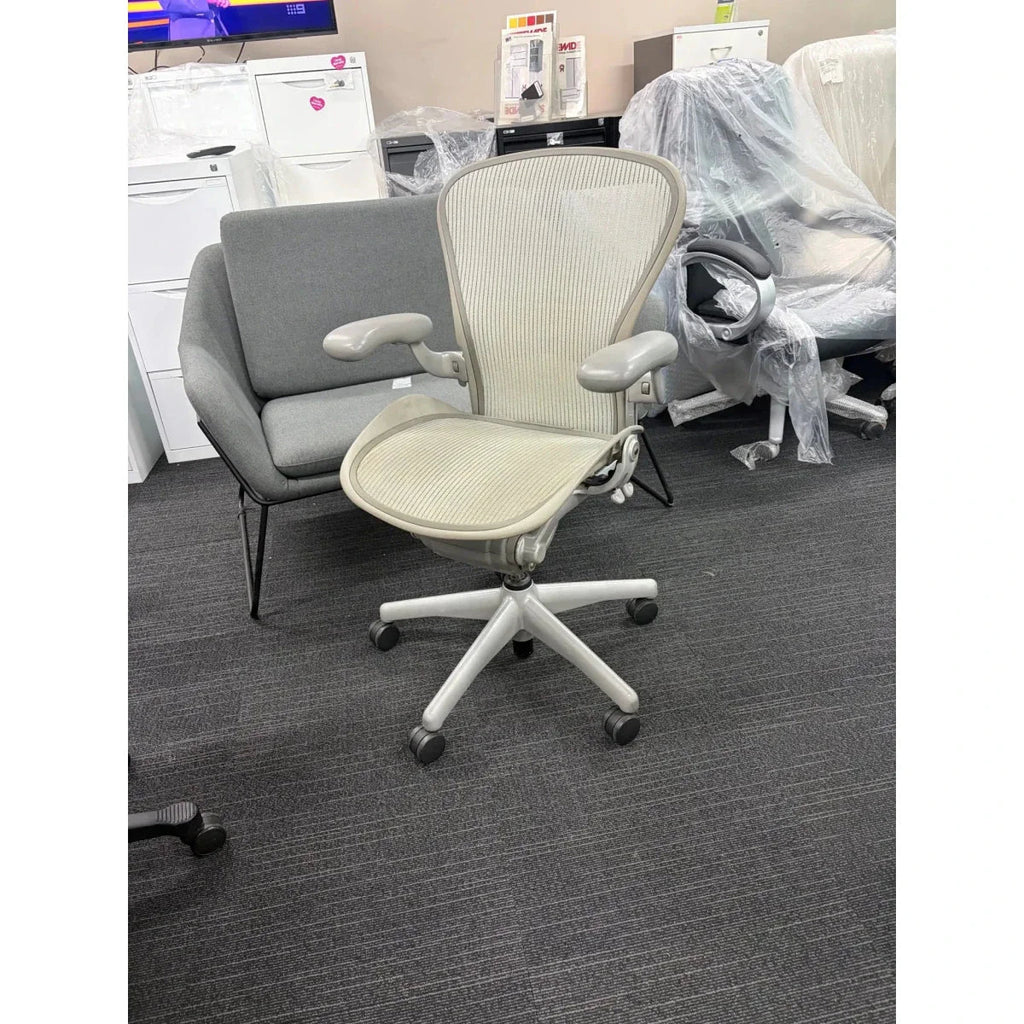 Herman Miller Aeron - Classic Mineral - Size B - thegoodchairs
