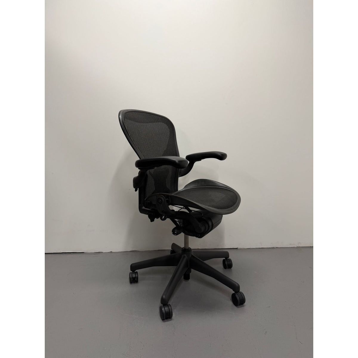 Herman Miller Aeron Classic Task Chair, Size B, Black, PostureFit - thegoodchairs