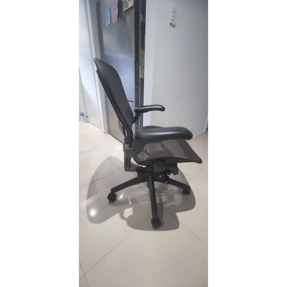 Herman Miller Aeron - Posturefit, Size C, Fully Loaded - thegoodchairs