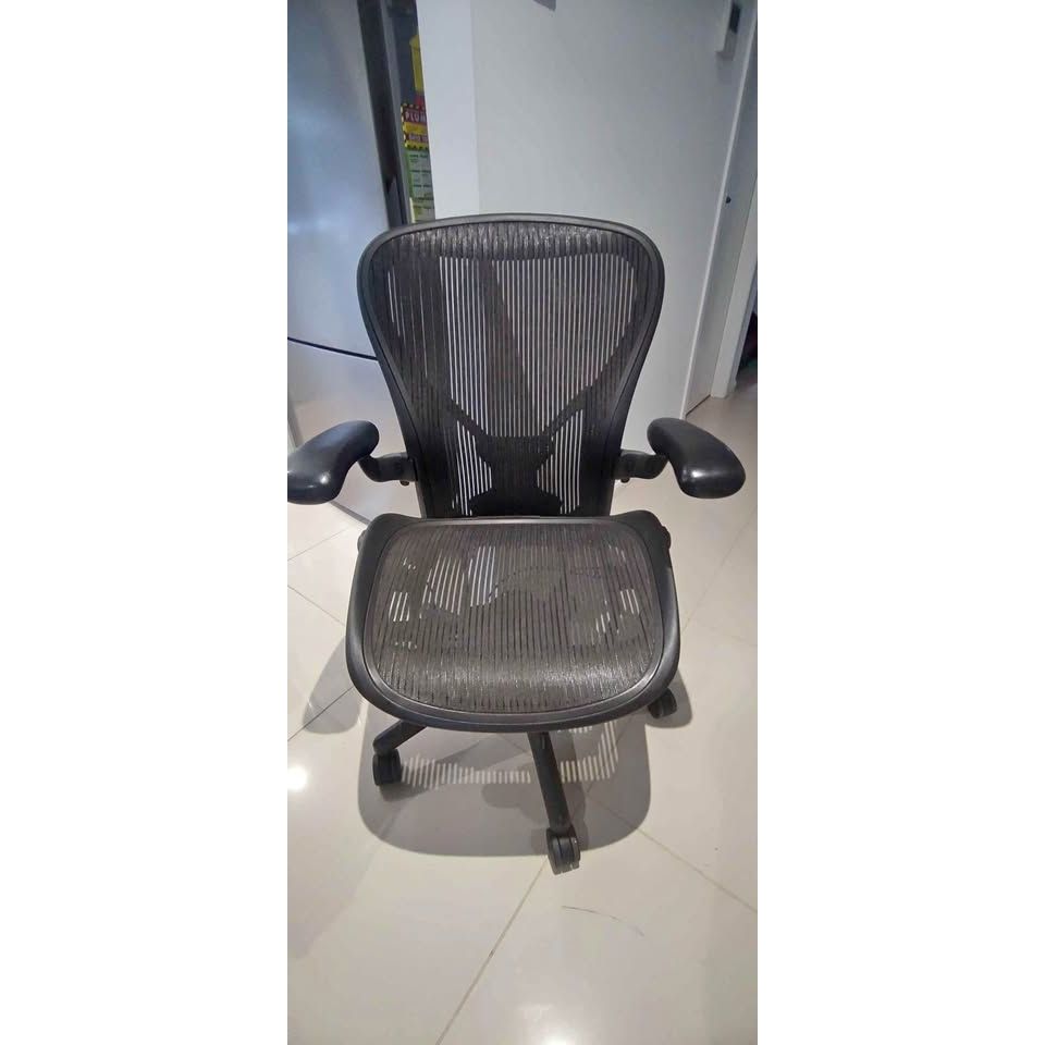Herman Miller Aeron - Posturefit, Size C, Fully Loaded - thegoodchairs