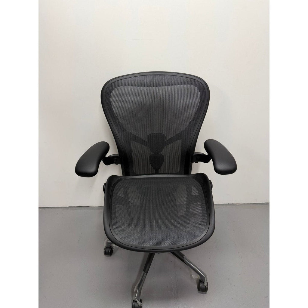 Herman Miller Aeron Remastered - Size C Chair in Onyx - thegoodchairs