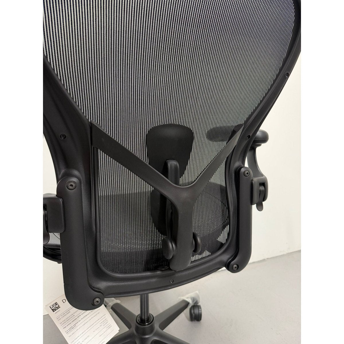 Herman Miller Aeron Remastered - Size C Chair in Onyx - thegoodchairs