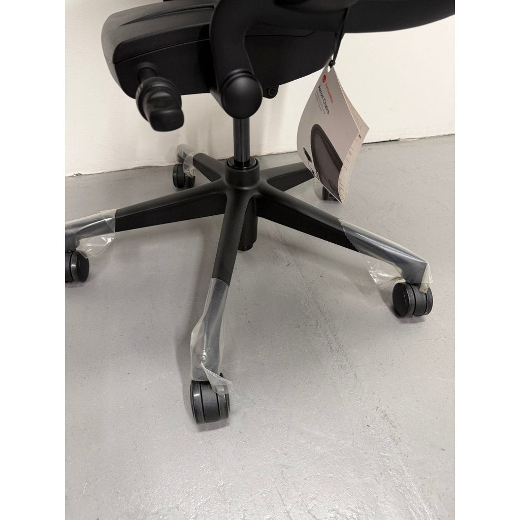 Herman Miller Aeron Remastered - Size C Chair in Onyx - thegoodchairs