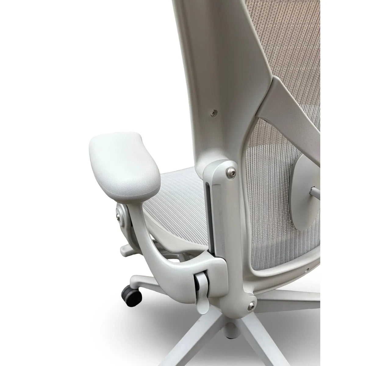 Herman Miller Aeron Remastered Task Chair, Size B, Mineral, Polished Aluminium - thegoodchairs