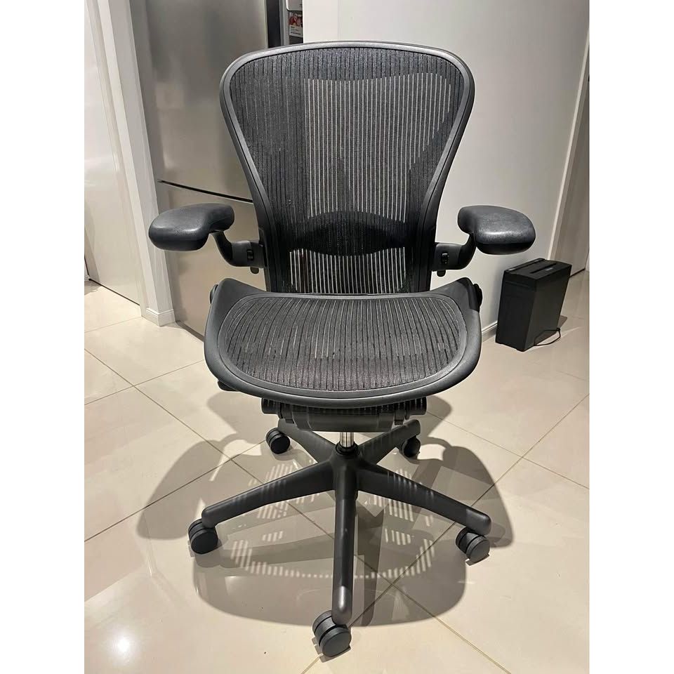 Herman Miller Aeron - Size B - thegoodchairs