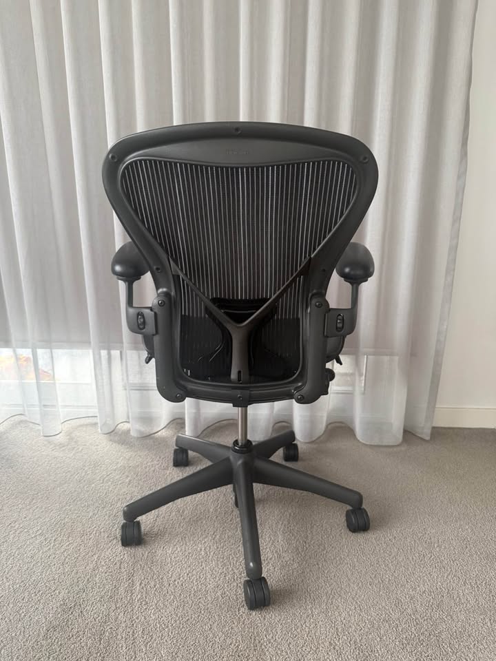 Herman Miller Aeron Size B – Adjustable Arms - thegoodchairs