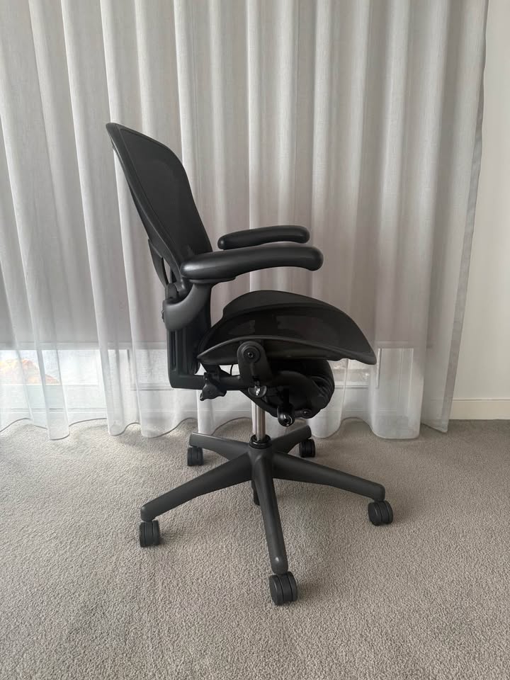 Herman Miller Aeron Size B – Adjustable Arms - thegoodchairs