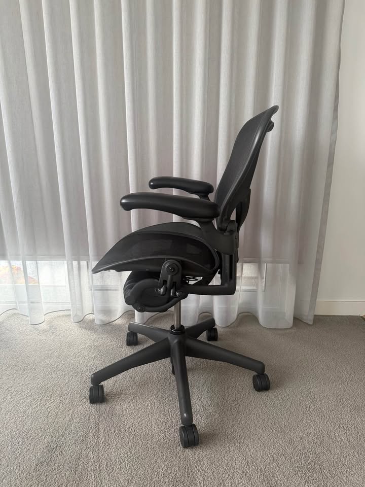 Herman Miller Aeron Size B – Adjustable Arms - thegoodchairs