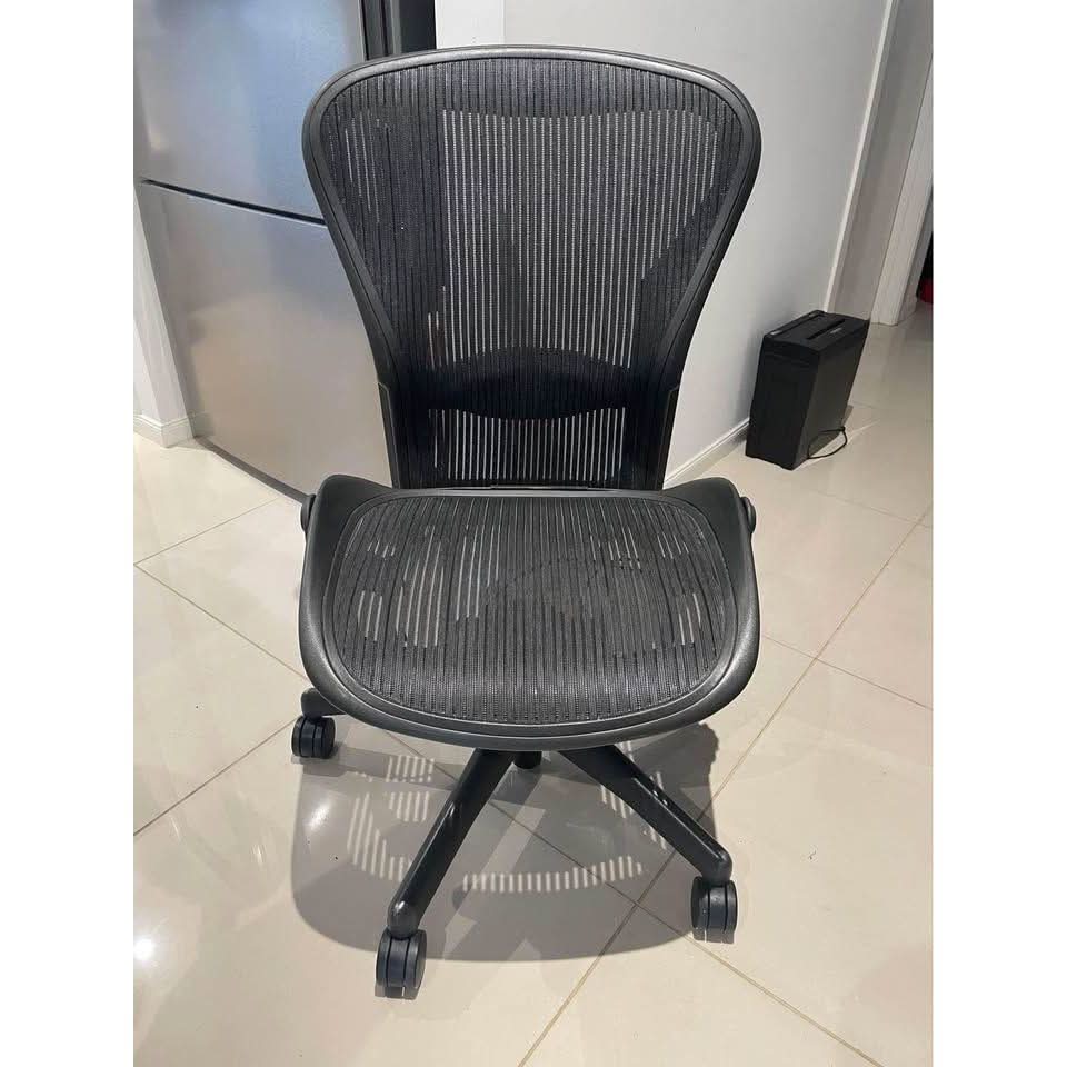 Herman Miller Aeron - Size B, No Arms - thegoodchairs