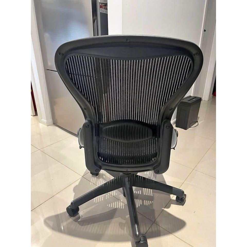 Herman Miller Aeron - Size B, No Arms - thegoodchairs