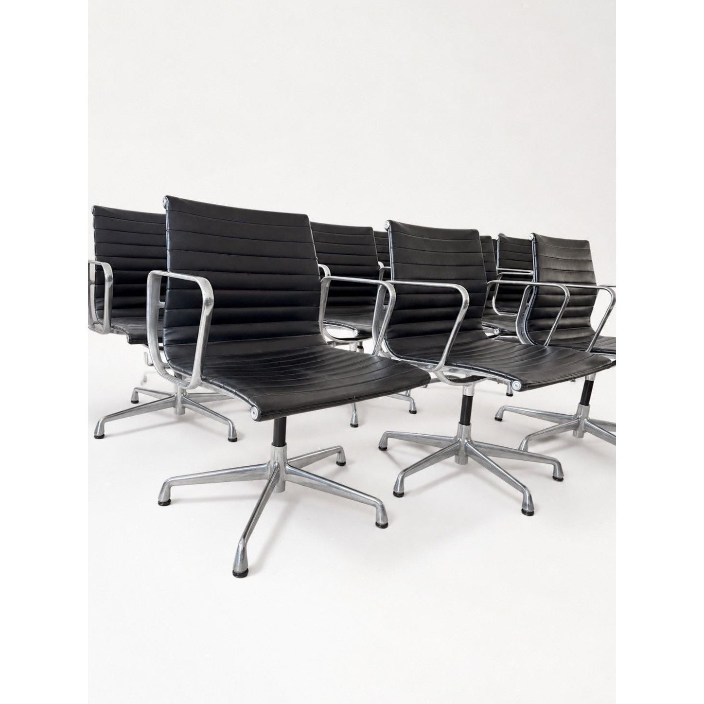 Herman Miller Aluminium Group Side Chair - thegoodchairs