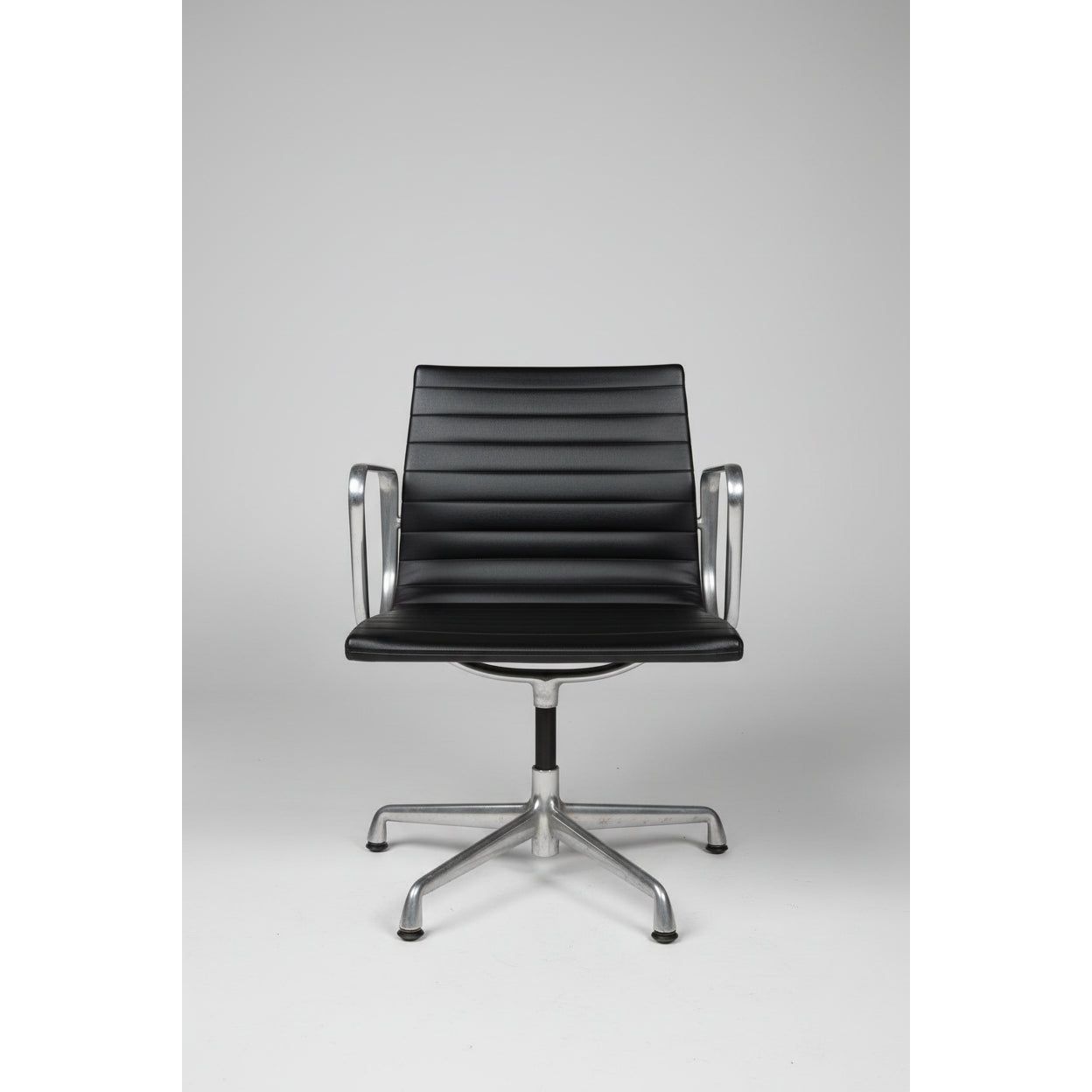 Herman Miller Aluminium Group Side Chair - thegoodchairs