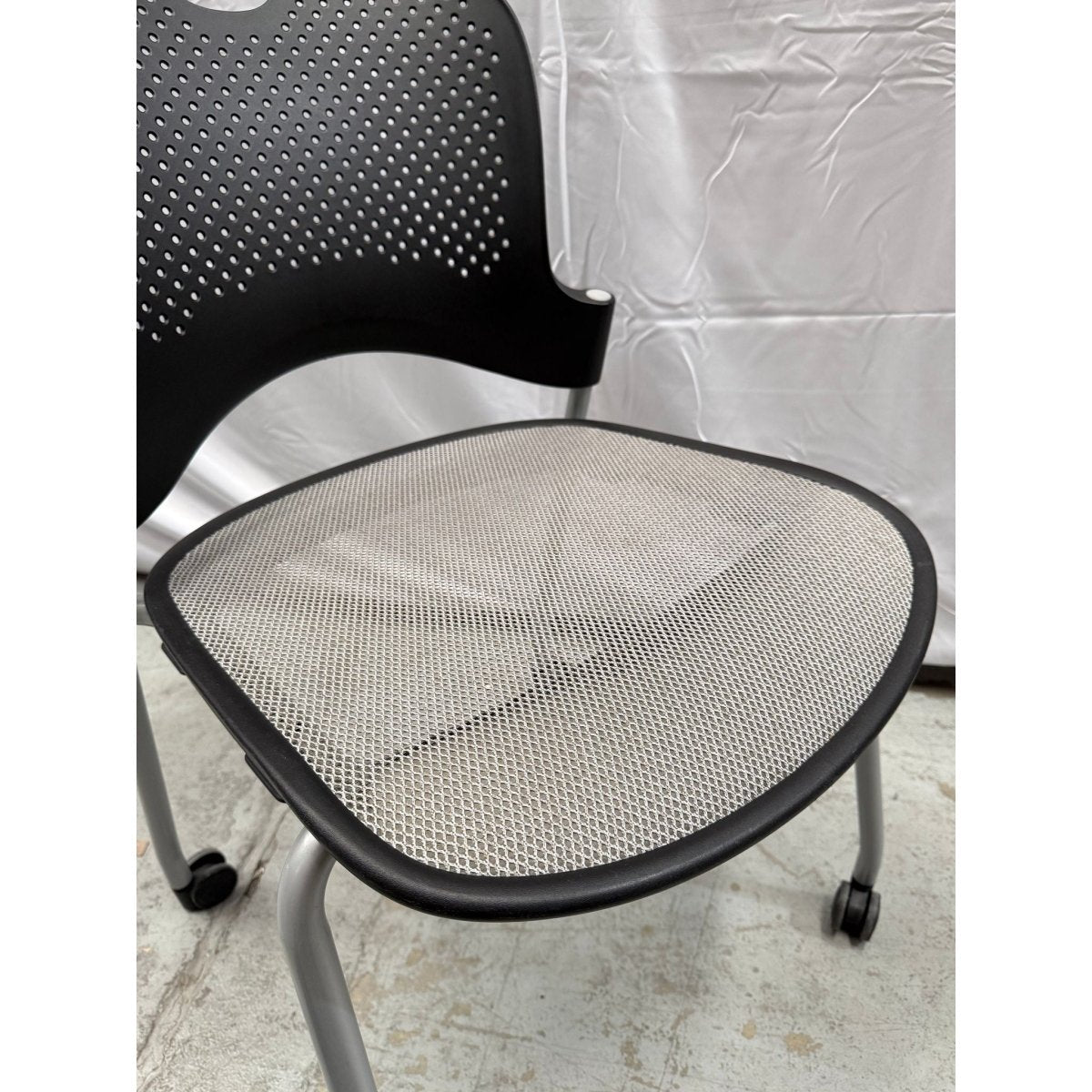 Herman Miller Caper - Stacker Chair on Casters - thegoodchairs