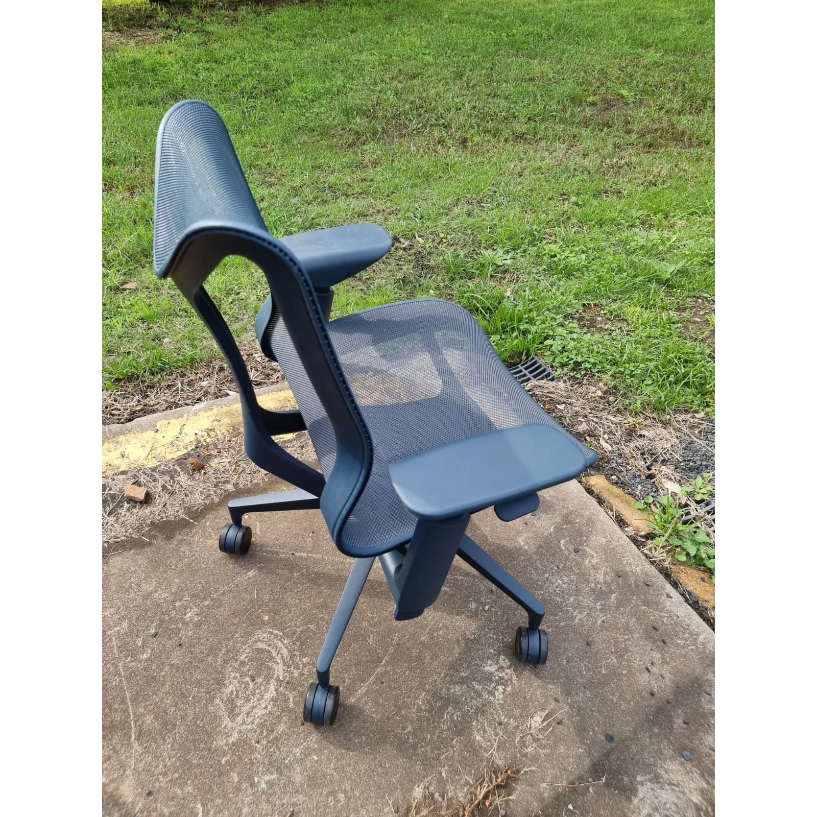 Herman Miller Cosm - Low Back Adjustable Arms - thegoodchairs