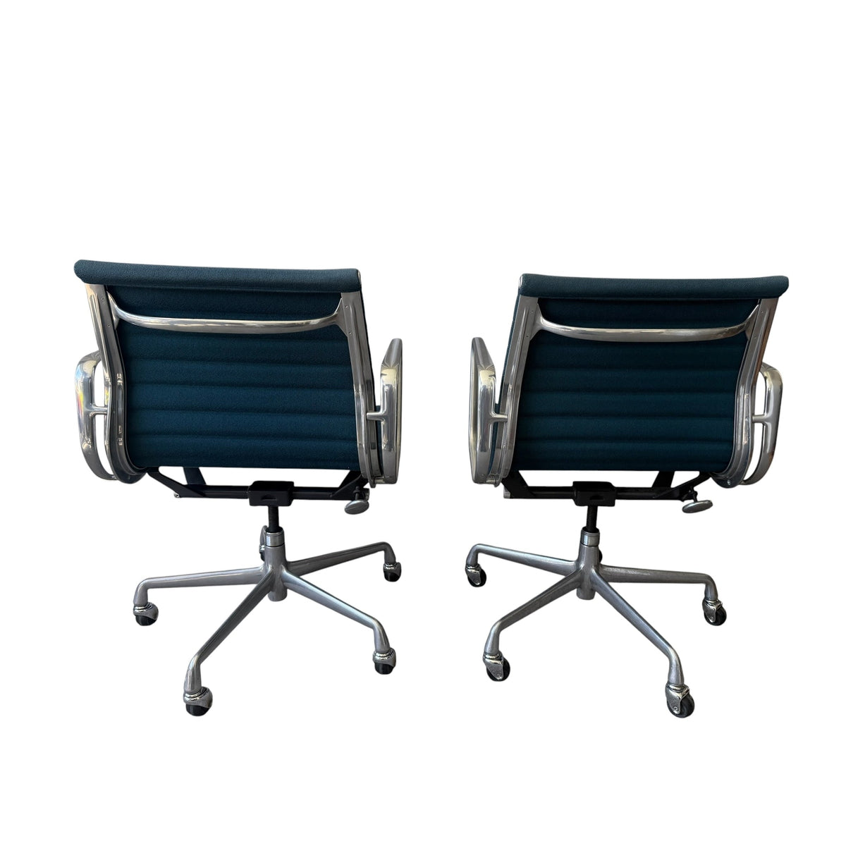 Herman Miller Eames Aluminium Group Chairs, Teal Blue, Set of 2 - thegoodchairs