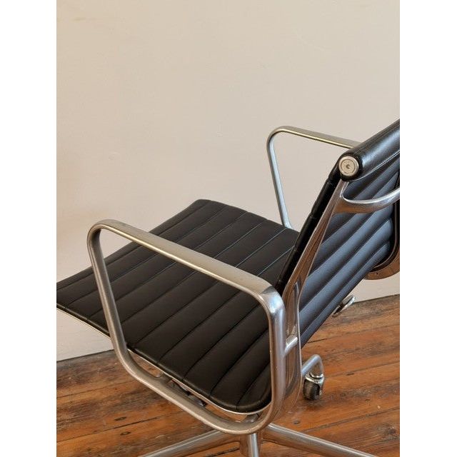 Herman Miller Eames Aluminium Group EA335 Management Chair, Black, Industrial Castors - thegoodchairs