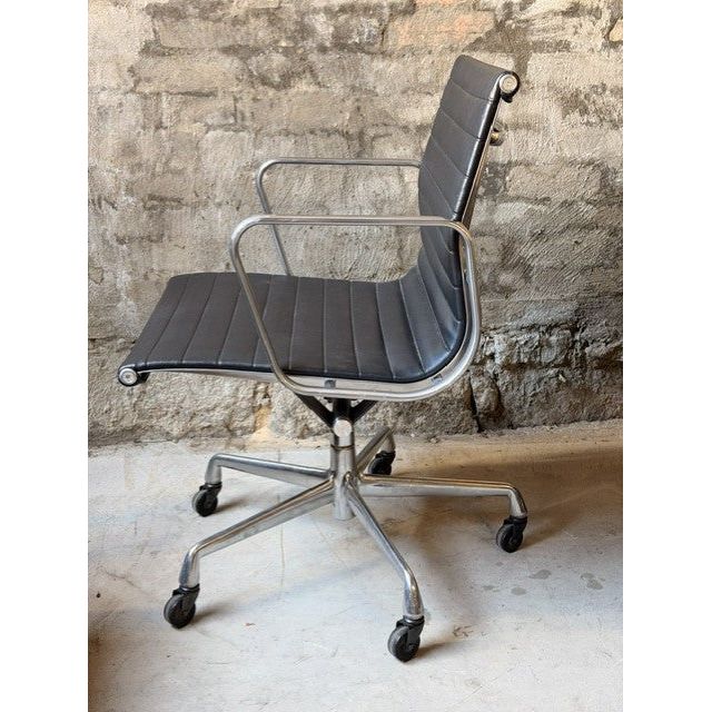 Herman Miller Eames Aluminium Group EA335 Management Chair, Black, Industrial Castors - thegoodchairs