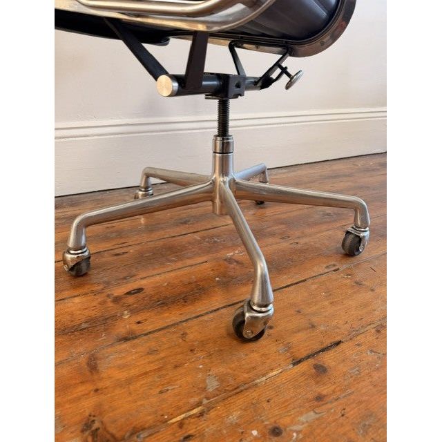 Herman Miller Eames Aluminium Group EA335 Management Chair, Black, Industrial Castors - thegoodchairs