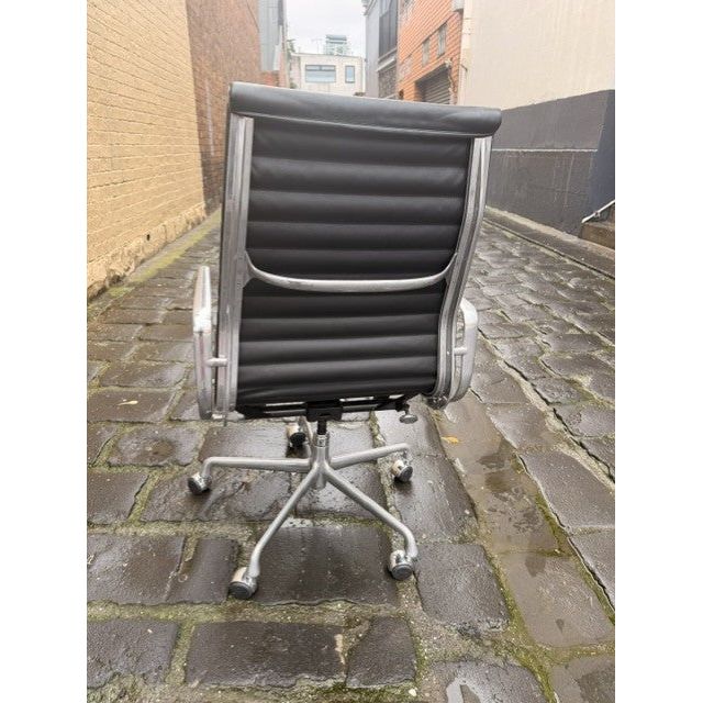 Herman Miller Eames Aluminium Group Executive Chair, Black Leather - thegoodchairs
