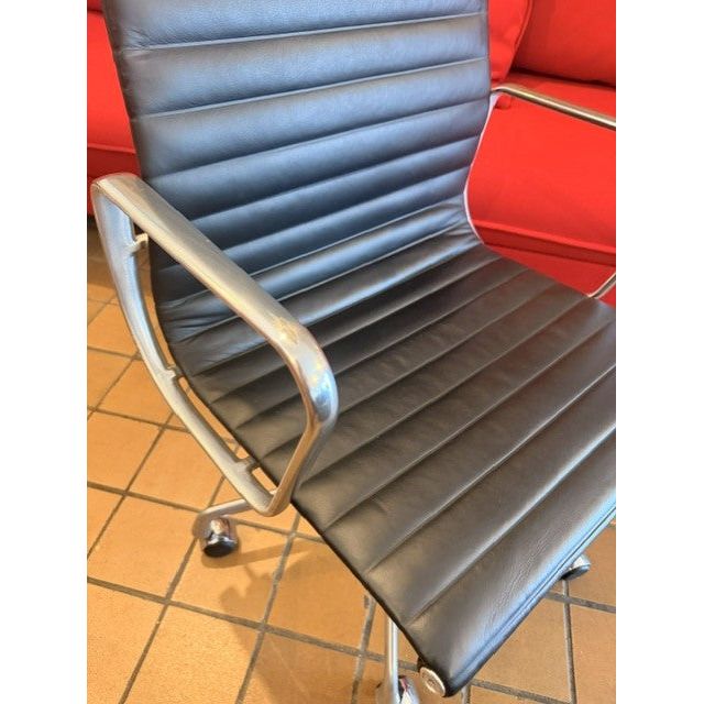 Herman Miller Eames Aluminium Group Executive Chair, Black Leather - thegoodchairs