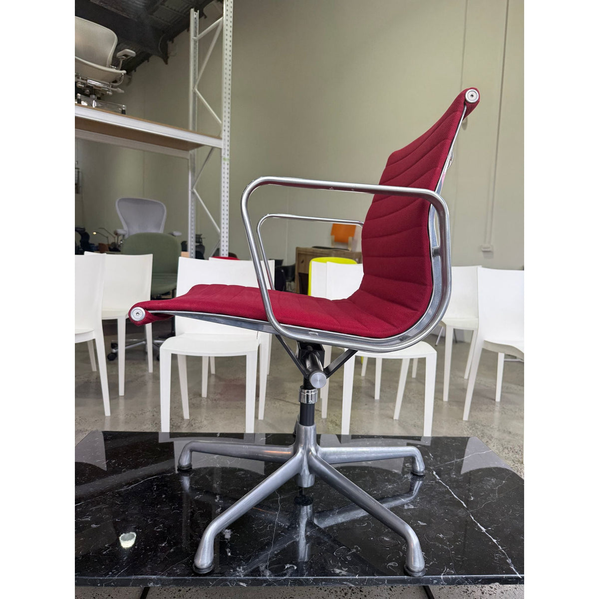 Herman Miller Eames Aluminium Group Management Chair, Red, Polished Aluminium - thegoodchairs