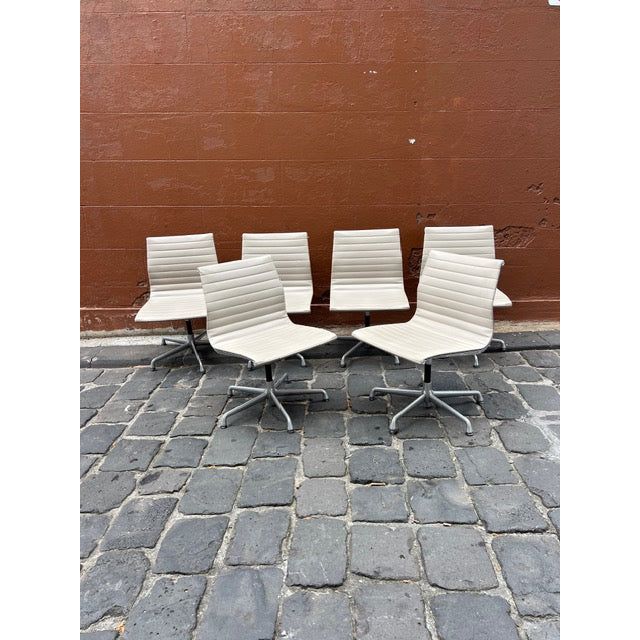 Herman Miller Eames Aluminium Group Side Chair, Low Back, White, On Glides - thegoodchairs