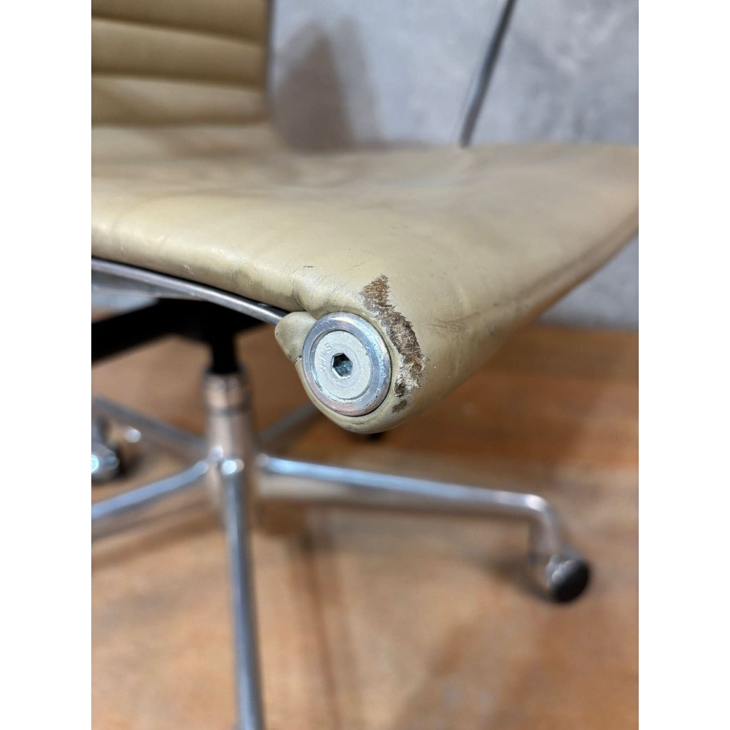 Herman Miller Eames Aluminum Group - Aluminium Armchair - thegoodchairs